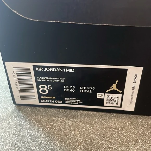 Nike Air Jordan 1 Mid Chicago Toe. Purchased from StockX. Like new